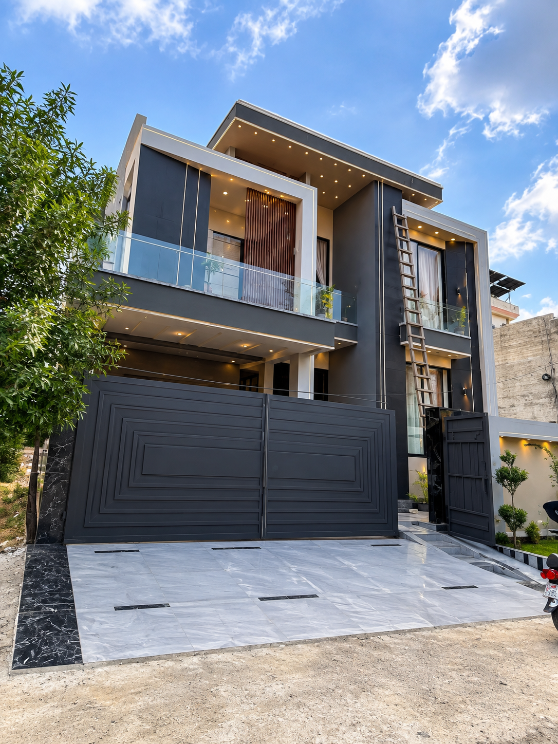 Available For Sale 9 Marla House in  Khyaban E Naveed Society